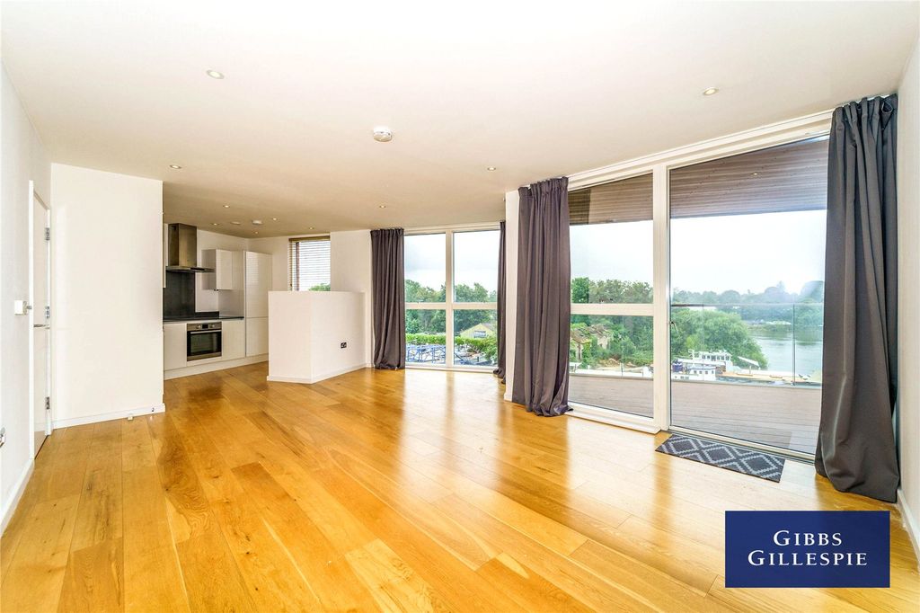 Property photo 2 of 13 Picture No. 02