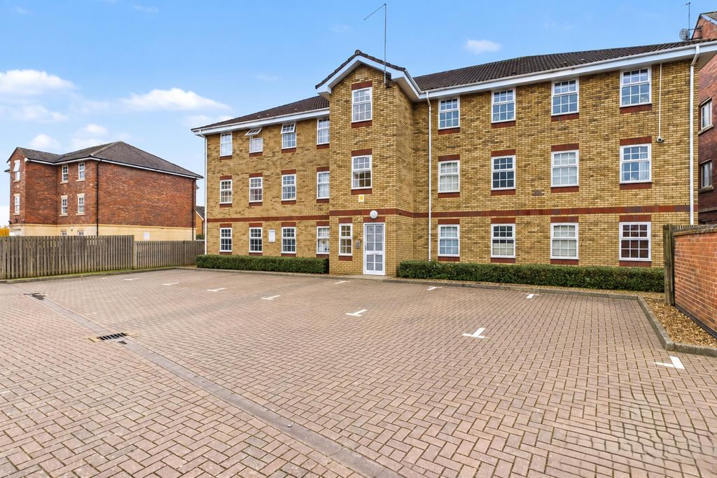 Property photo 1 of 9