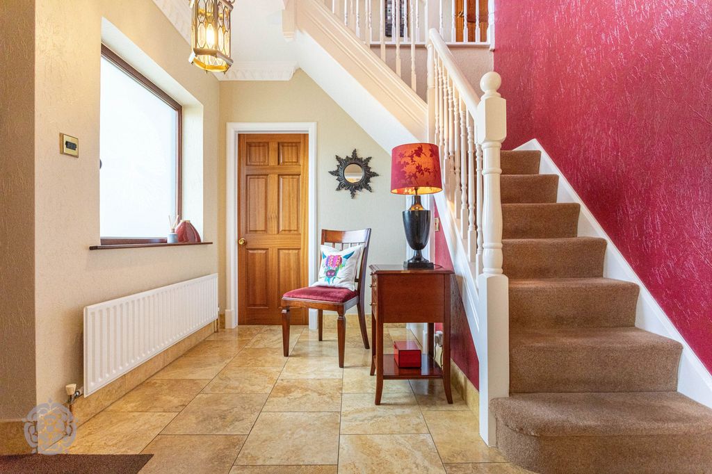 Property photo 2 of 51