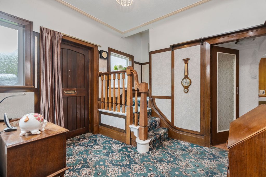 Property photo 3 of 33