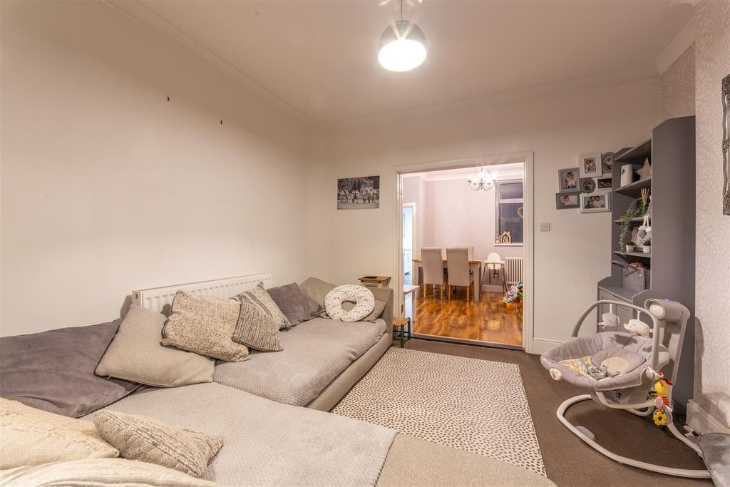 Property photo 3 of 22 2 Wainfelin Avenue-12.Jpg