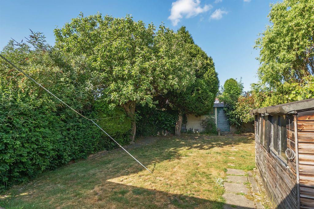Property photo 2 of 11