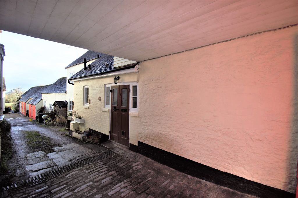 Property photo 2 of 5