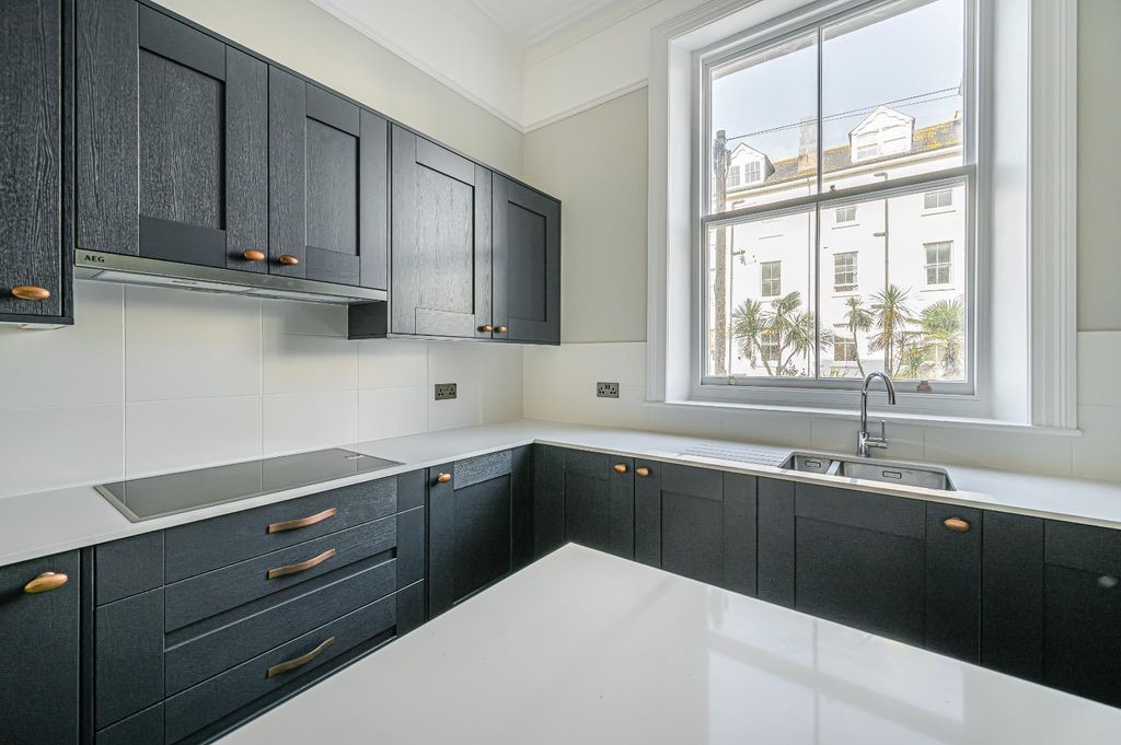 Additional image 20 of 2 bed flat for saleHoward Square, Eastbourne BN21