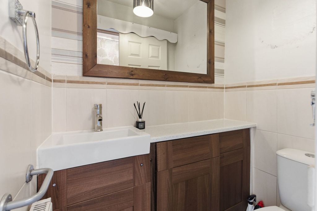 Property photo 2 of 29