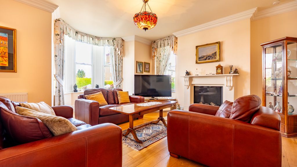 Property photo 3 of 30