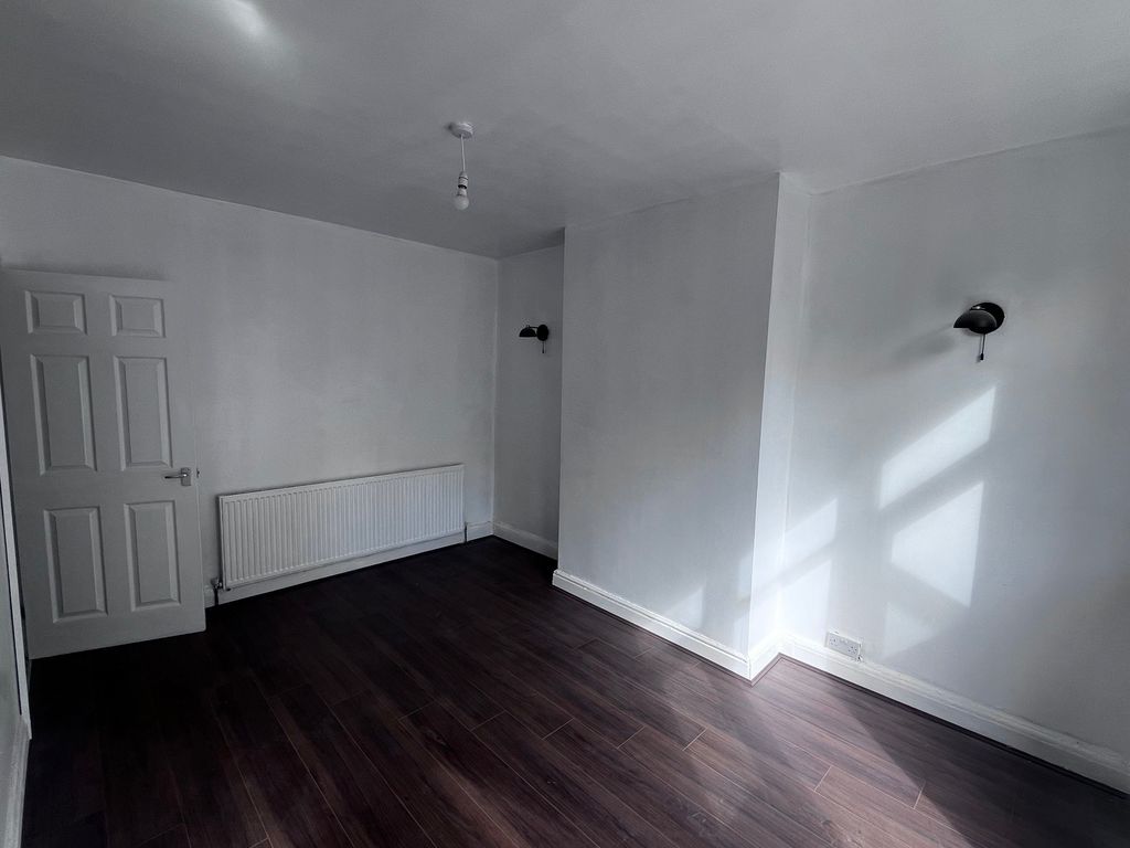 Property photo 3 of 8 Image