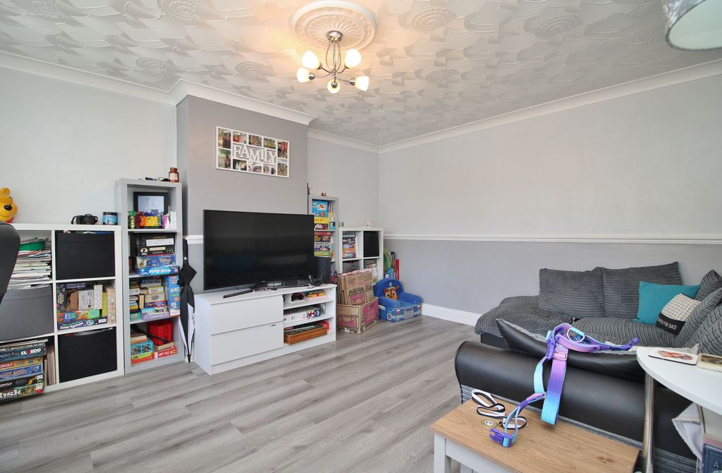 Property photo 2 of 19