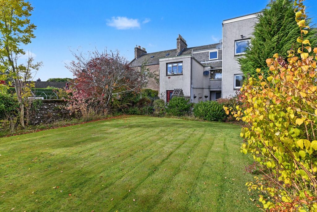 Property photo 1 of 43