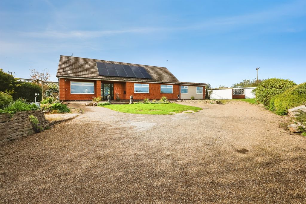 Property photo 1 of 34