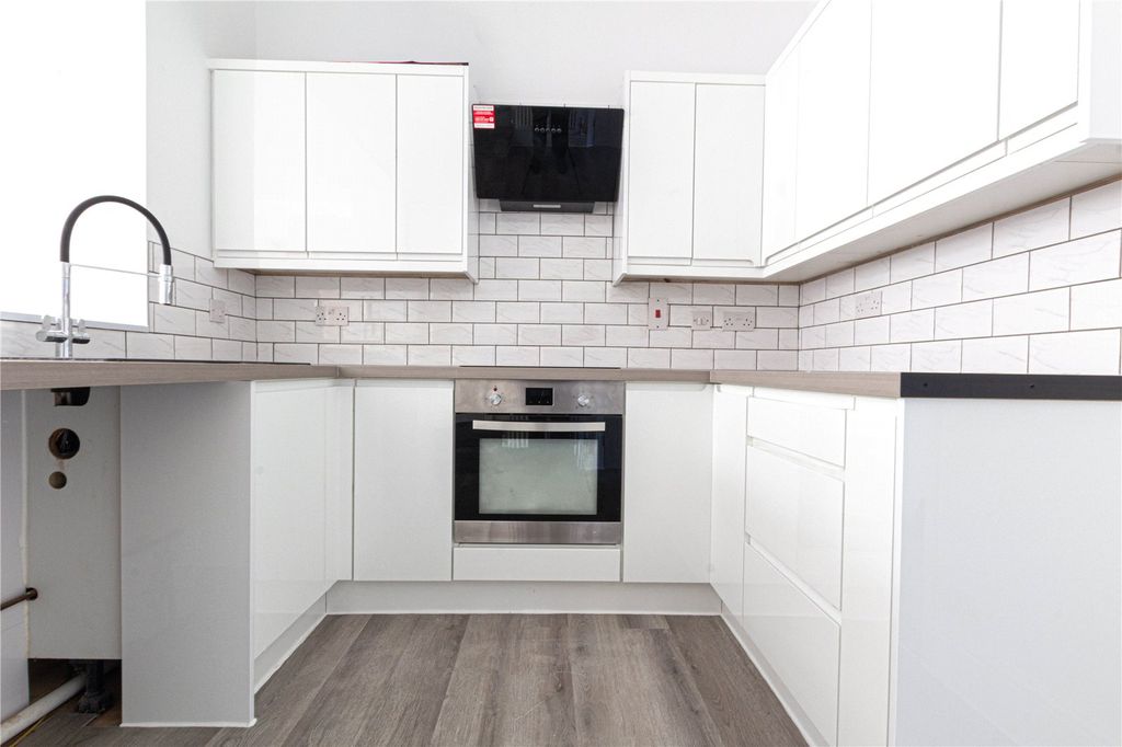 Property photo 2 of 17 Kitchen
