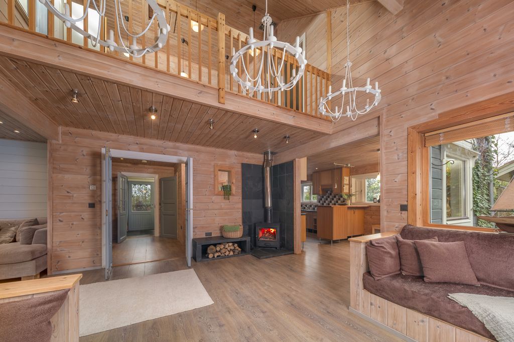 Property photo 2 of 44 Photo 2