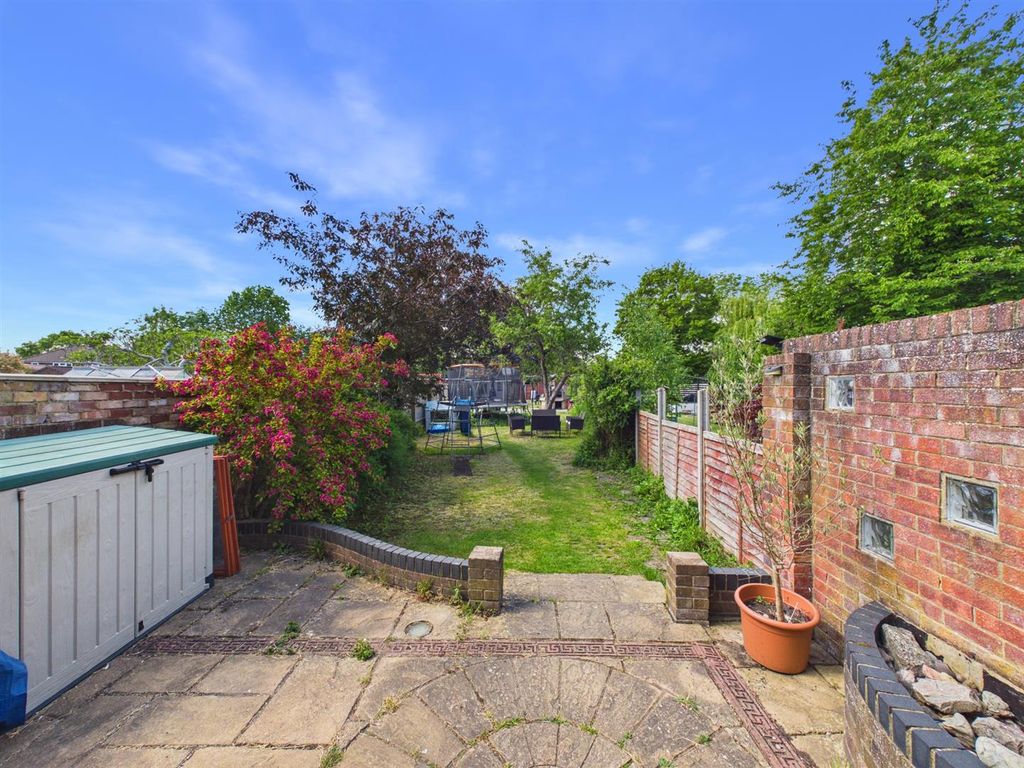 Property photo 2 of 17 Cam02435G0-Pr0256-Still013.Jpg