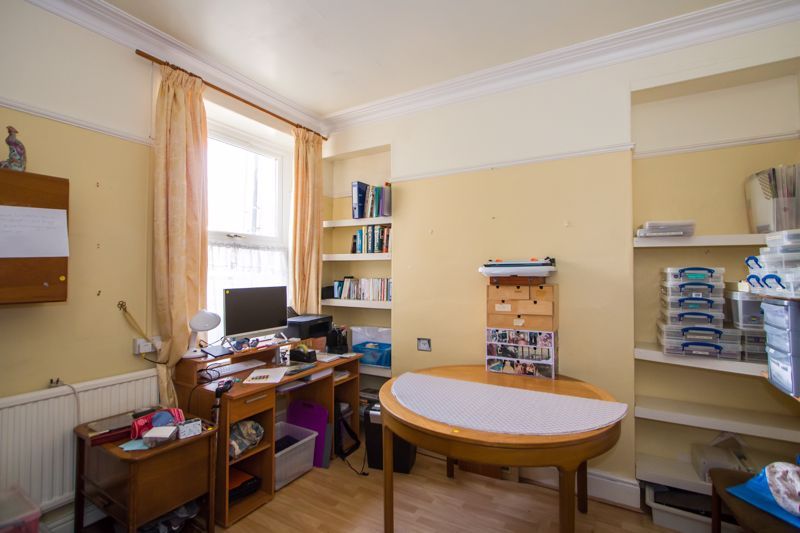 Property photo 3 of 12 Photo 4