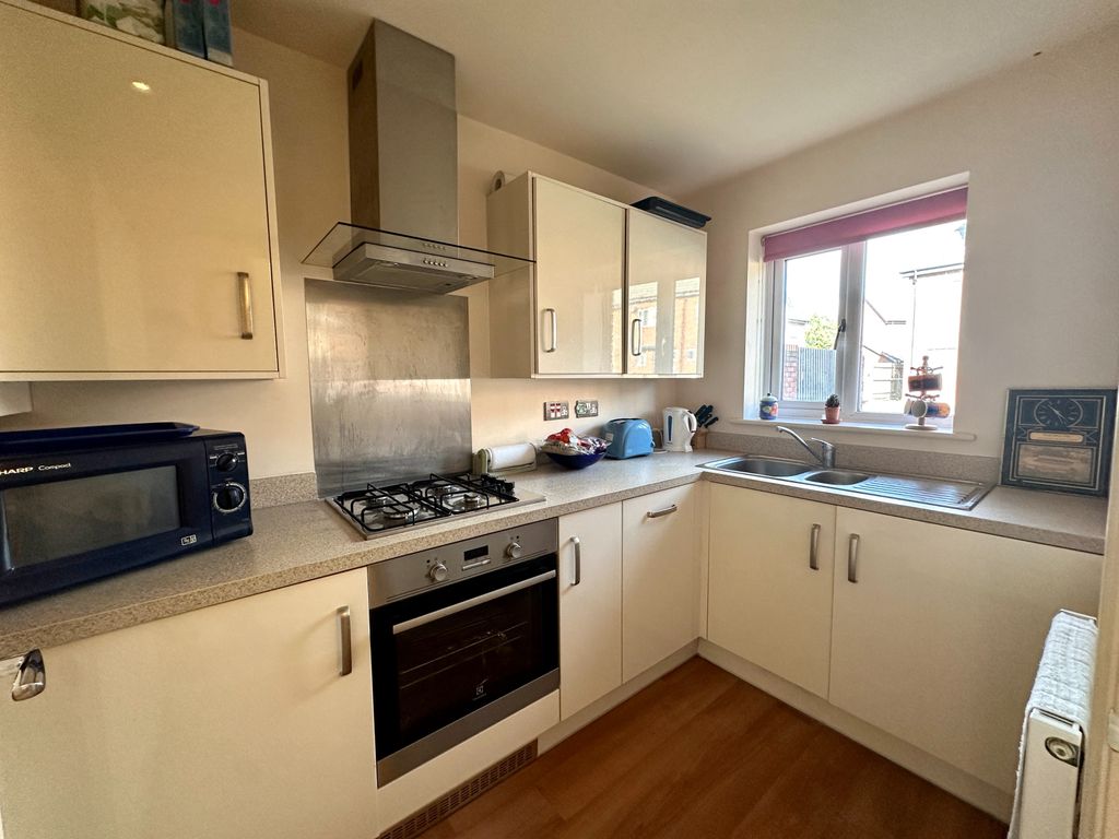 Property photo 2 of 18
