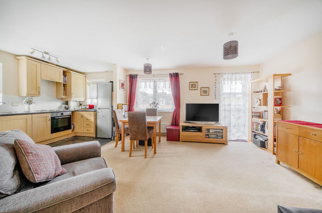 Property photo 2 of 9