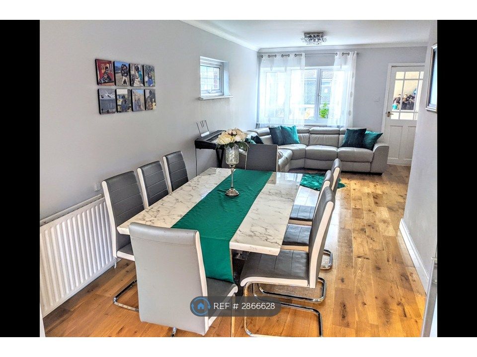 Property photo 2 of 15 Dining Room