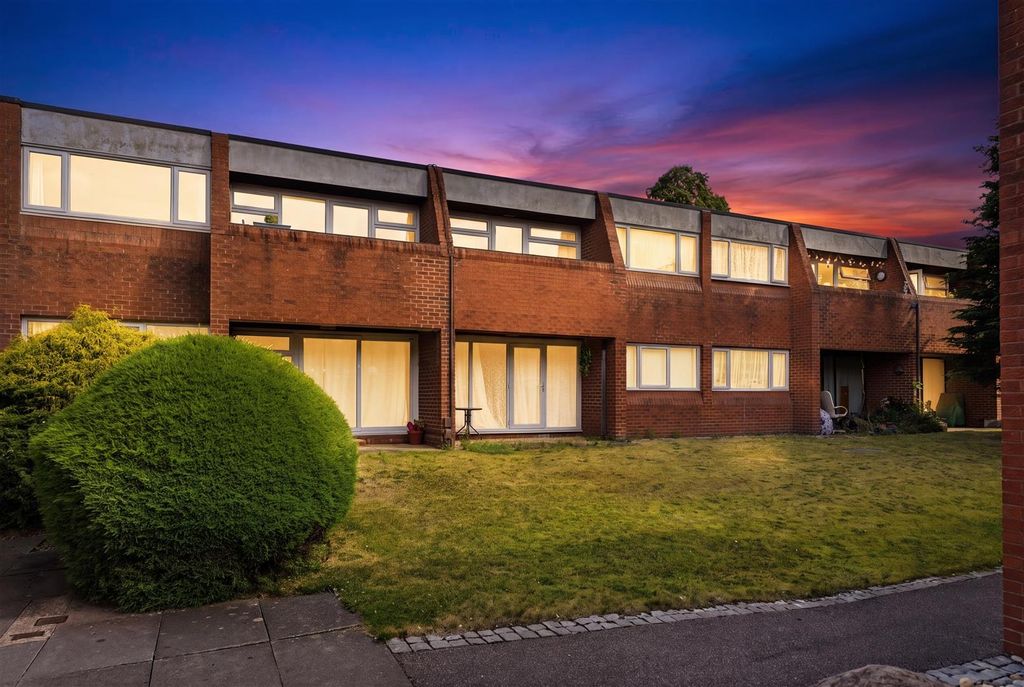 Property photo 1 of 13 Twilight.Jpeg