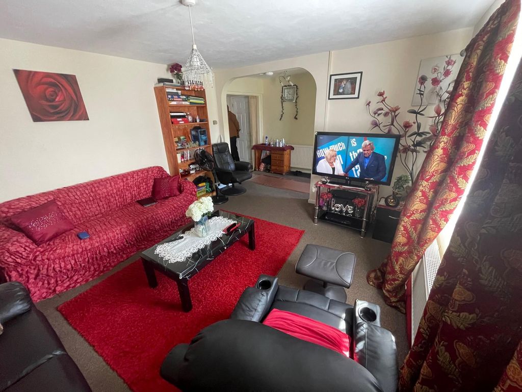 Property photo 3 of 11 3 - 24 May 2022 16-01-52.Jpg