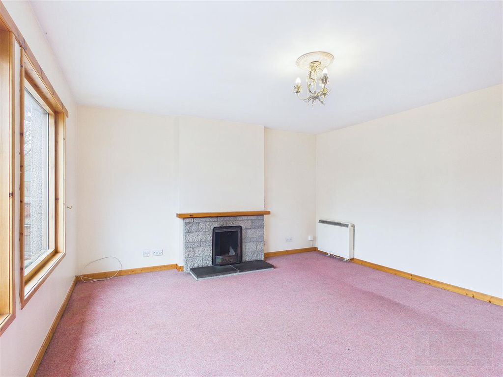 Property photo 2 of 17 Sitting Room