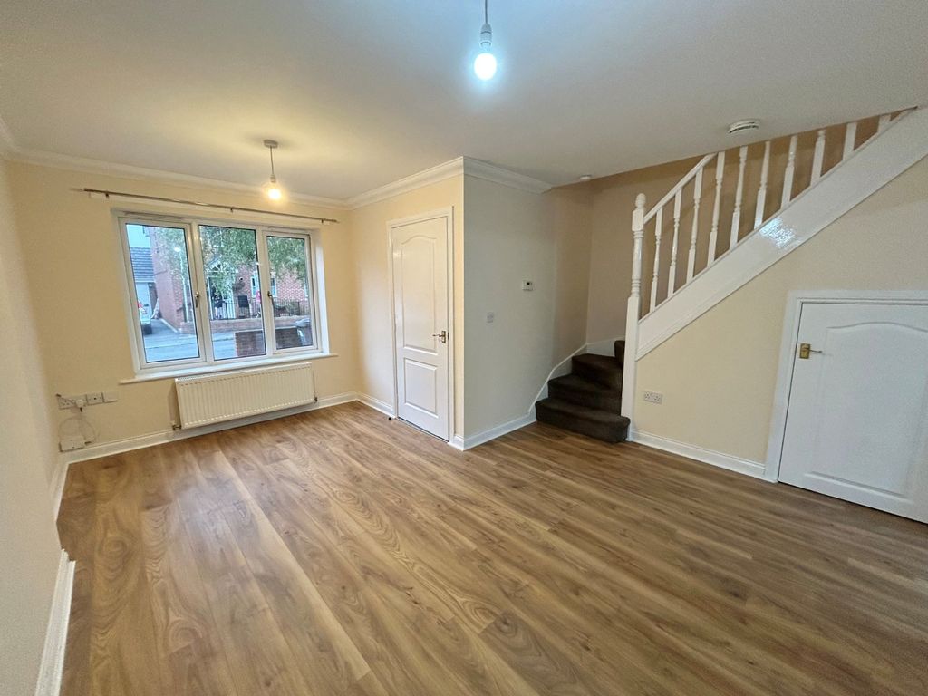 Property photo 2 of 10 Picture No. 12