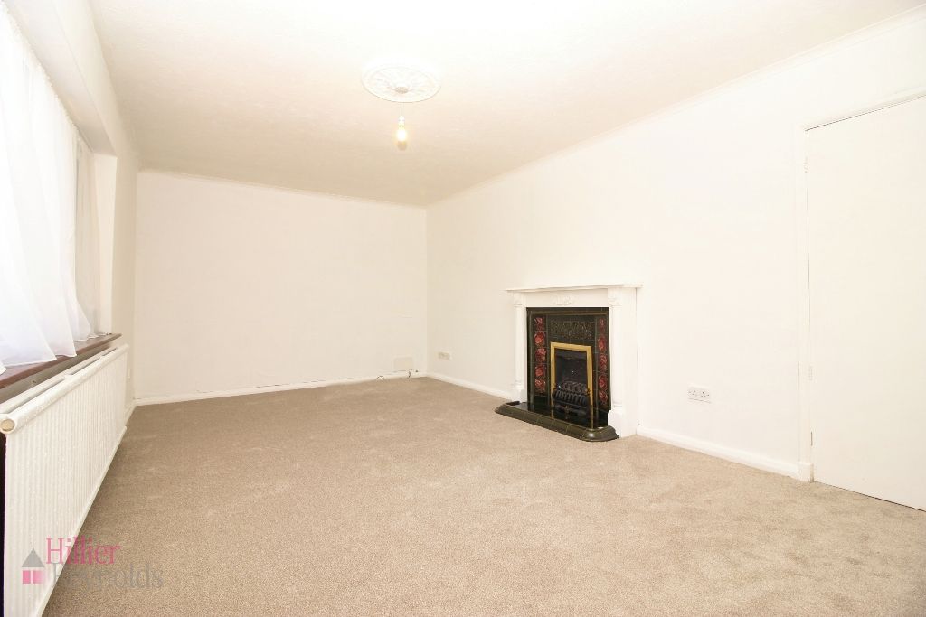 Property photo 3 of 16 Lounge