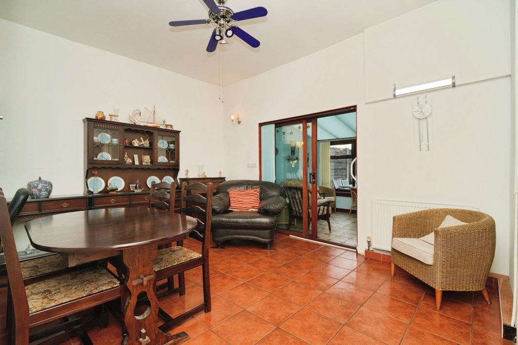 Property photo 3 of 11 Dining Room