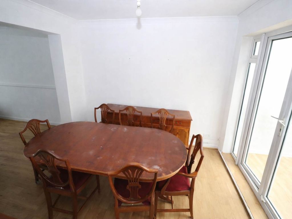 Property photo 3 of 11 Diner