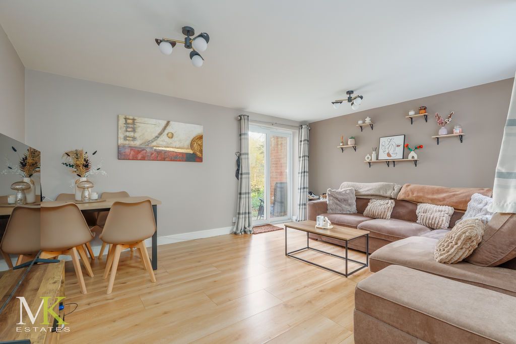 Property photo 3 of 12 Photo 9