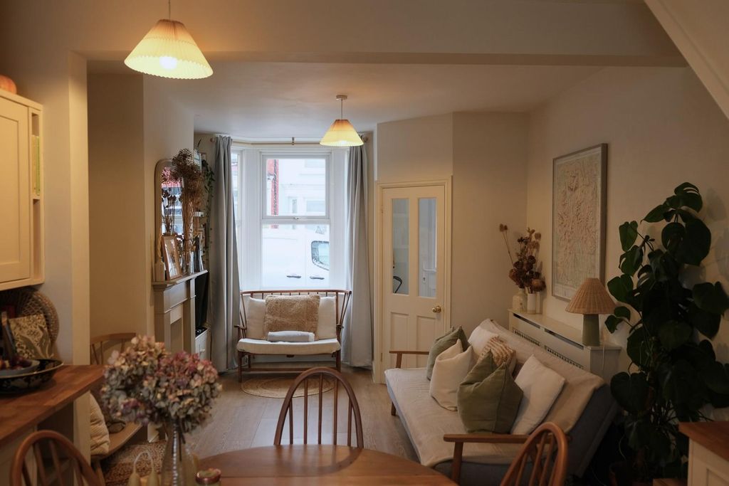 Property photo 2 of 15 Briarwood Lounge.Jpg