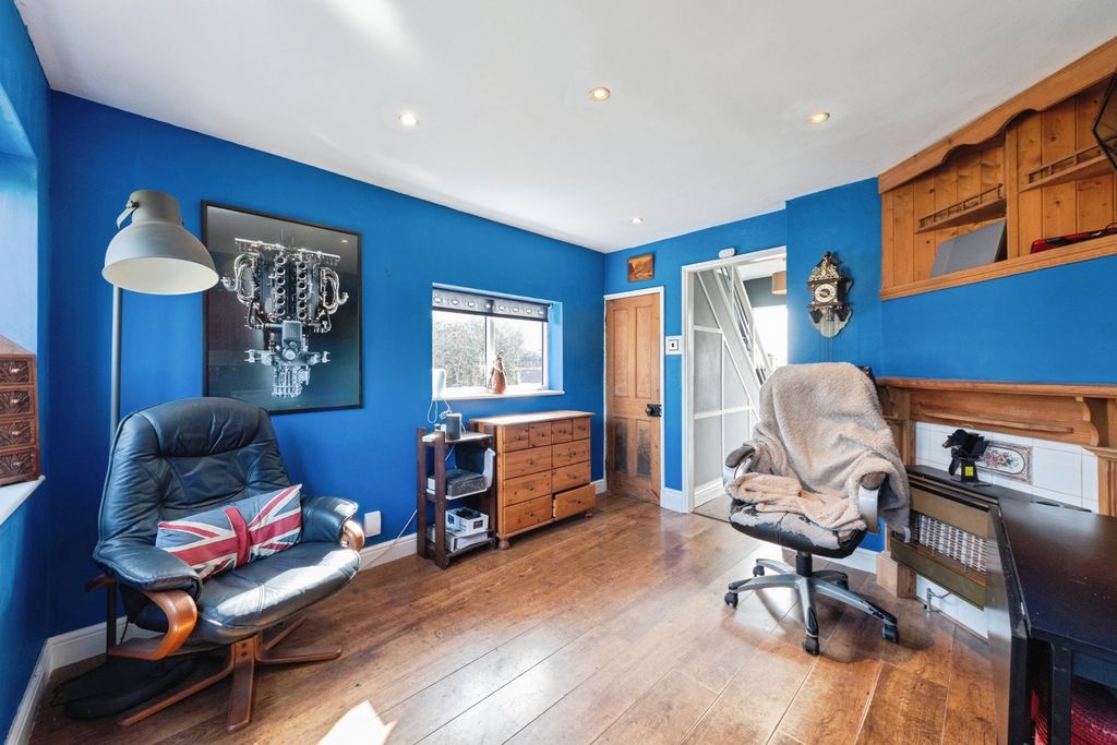 Property photo 3 of 11 Dining Room