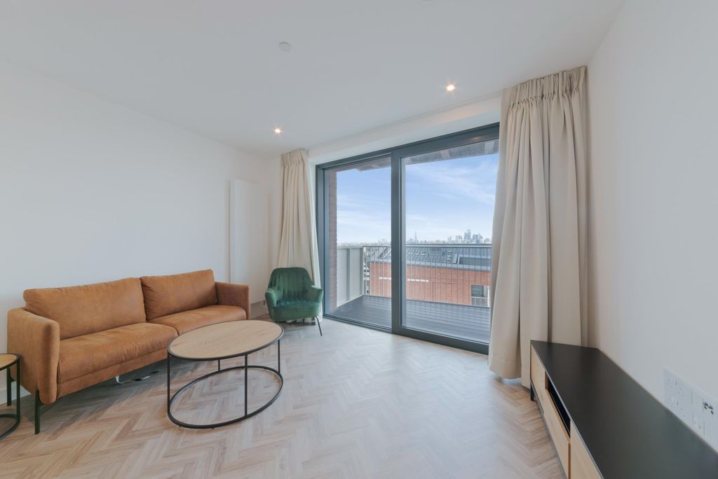 Property photo 2 of 10