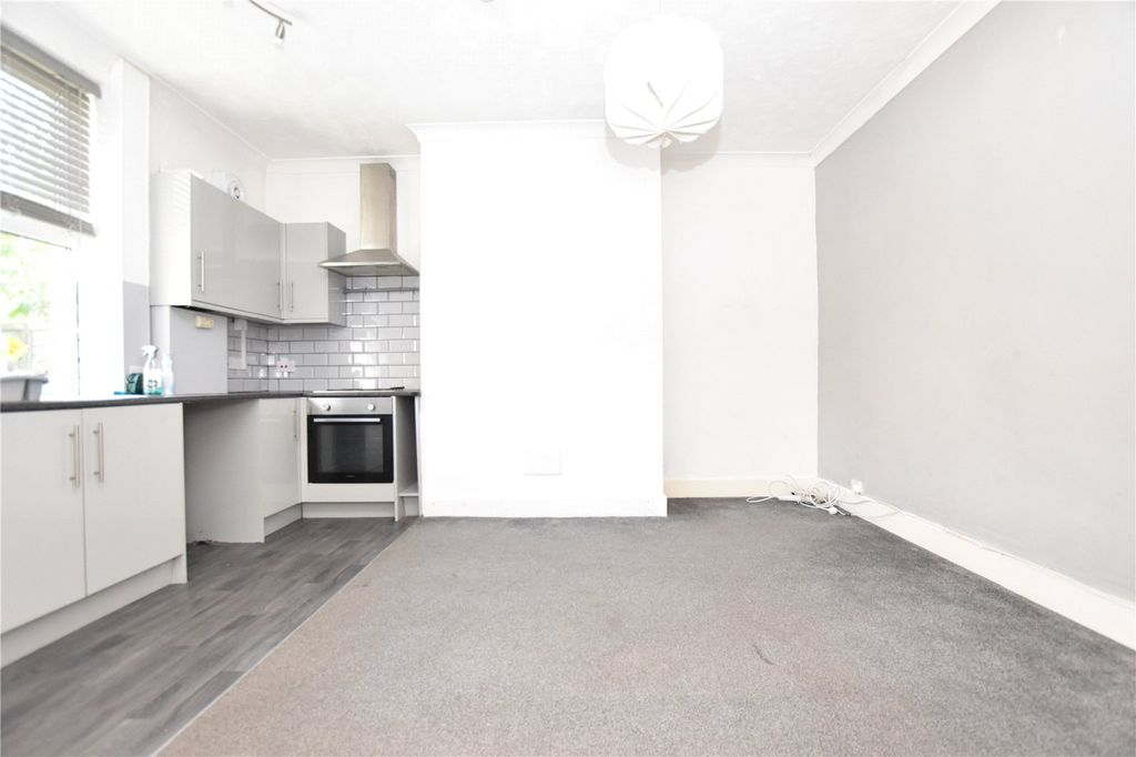 Property photo 3 of 12 Picture No. 09