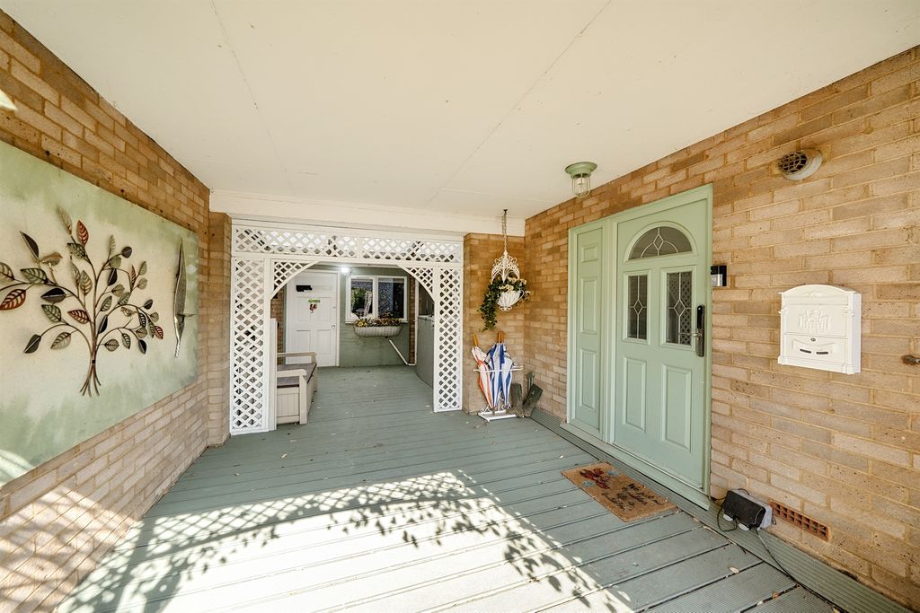 Property photo 2 of 19
