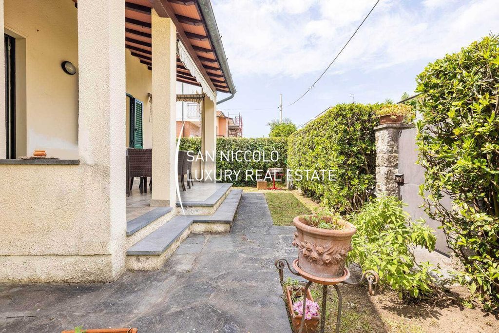 Property photo 1 of 33