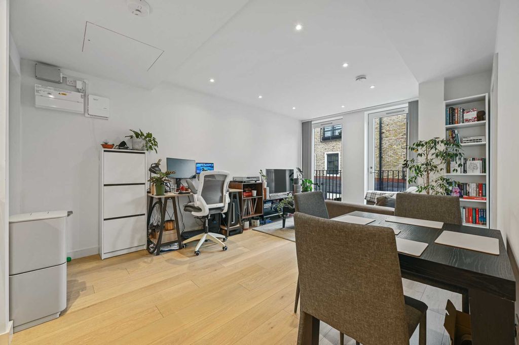 Property photo 3 of 11