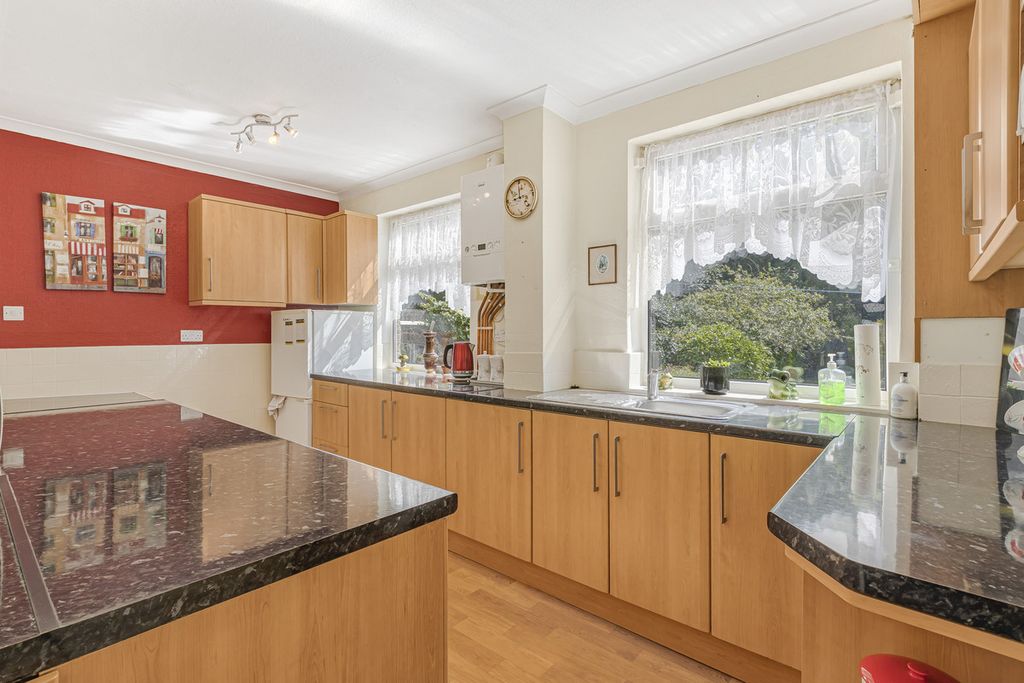Property photo 3 of 19