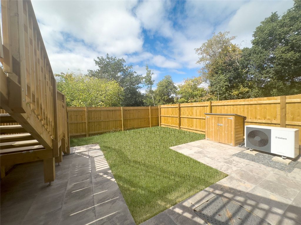 Property photo 3 of 15 Garden