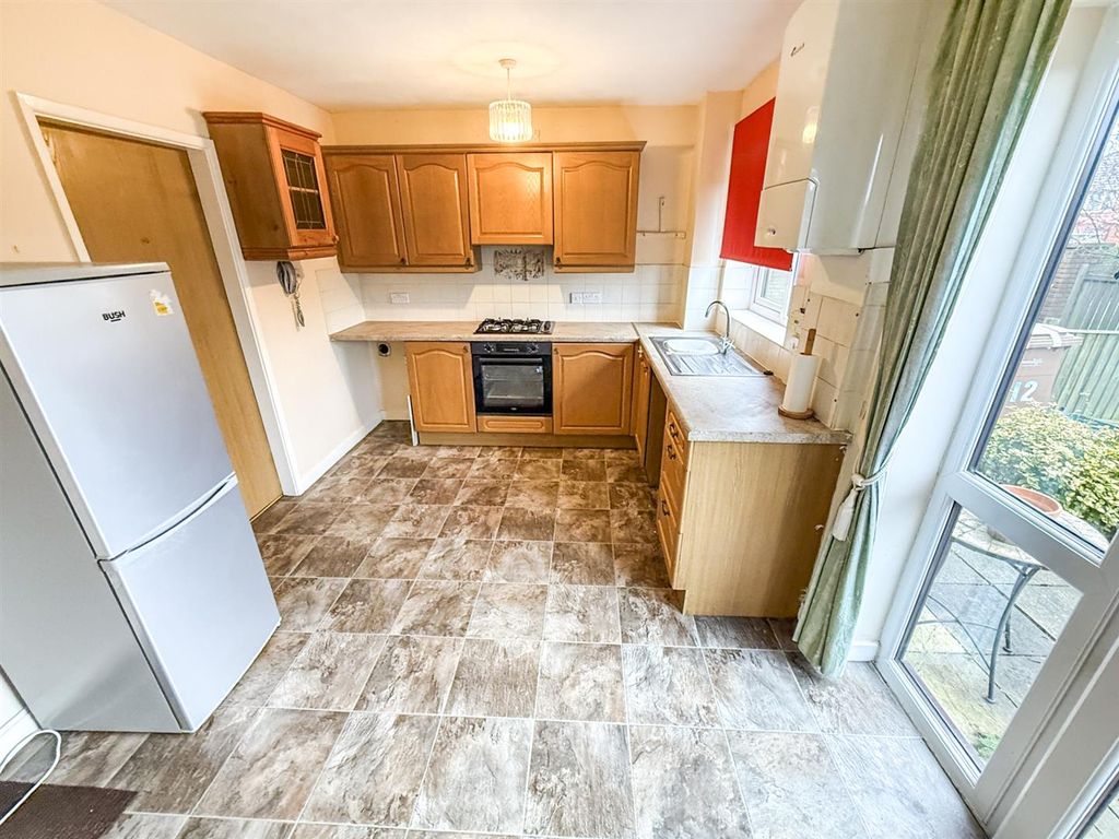 Property photo 3 of 8 Kitchen/Dining Room