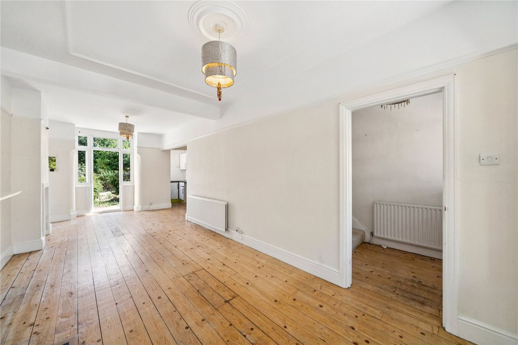 Property photo 3 of 12 Picture No. 02