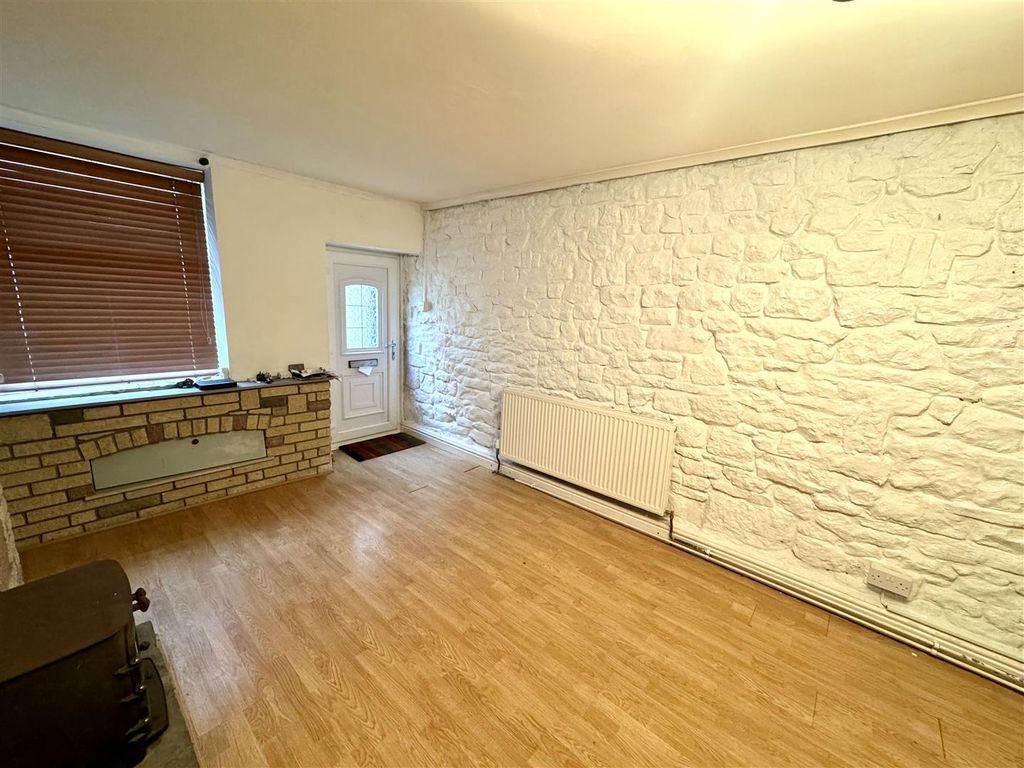 Property photo 2 of 14 Living/Dining Room