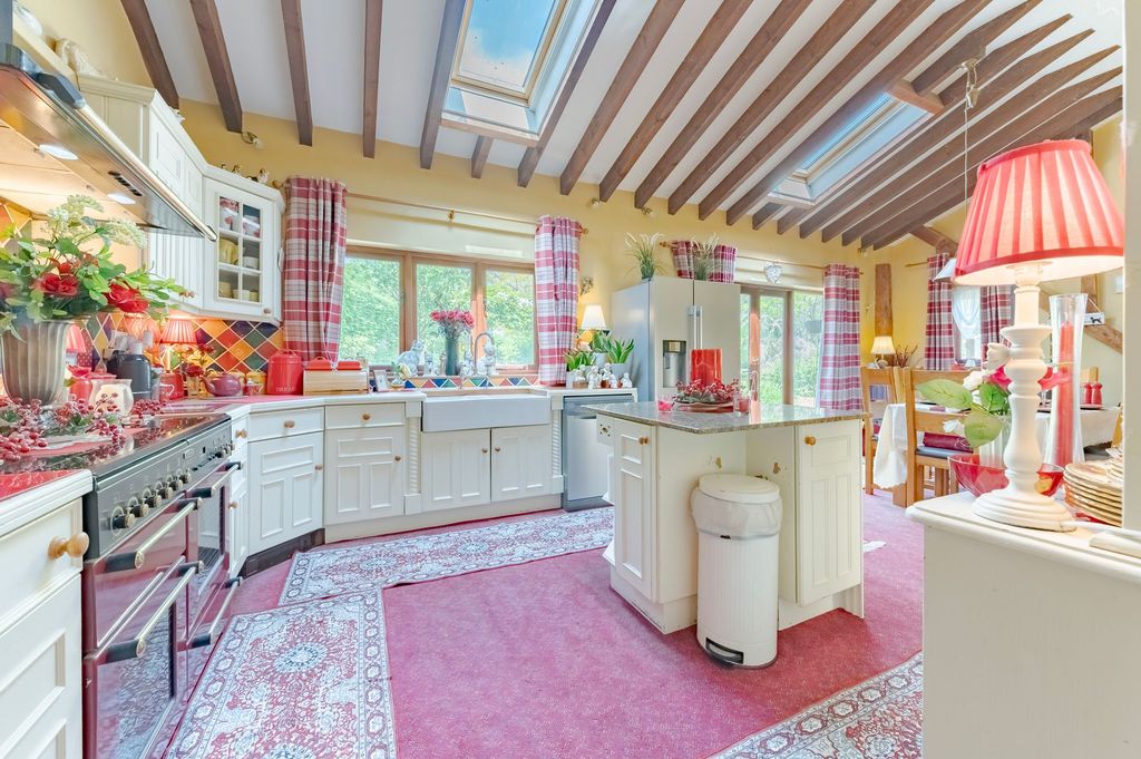 Property photo 2 of 32