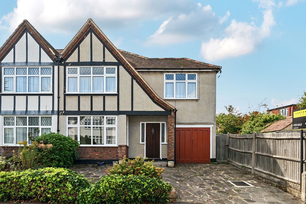 Property photo 1 of 16 External