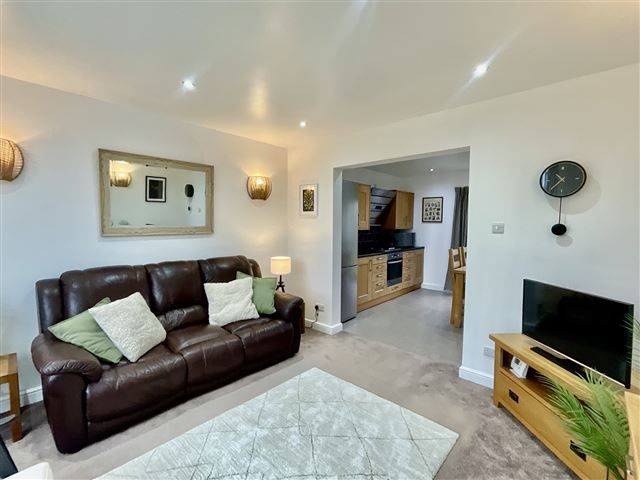 Property photo 2 of 21 Lounge