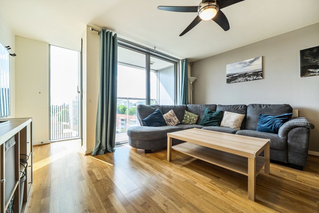 Property photo 3 of 18 5011805