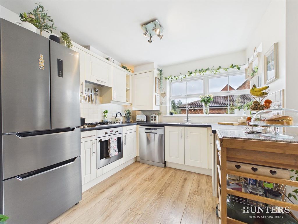 Property photo 3 of 26 Cam05287G0-Pr0163-Still020.Jpg