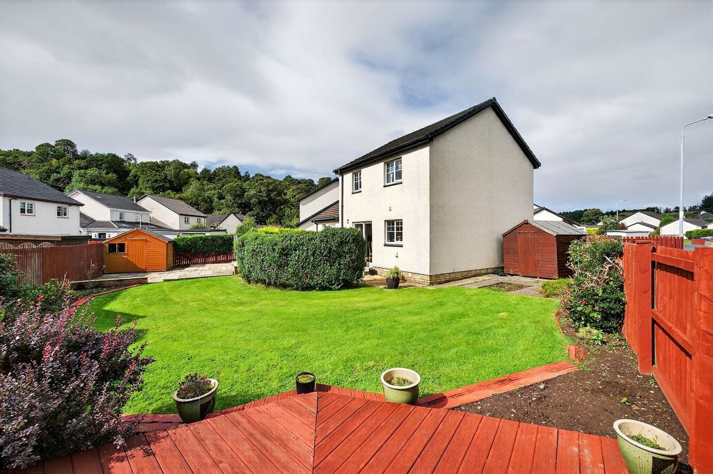 Property photo 2 of 27