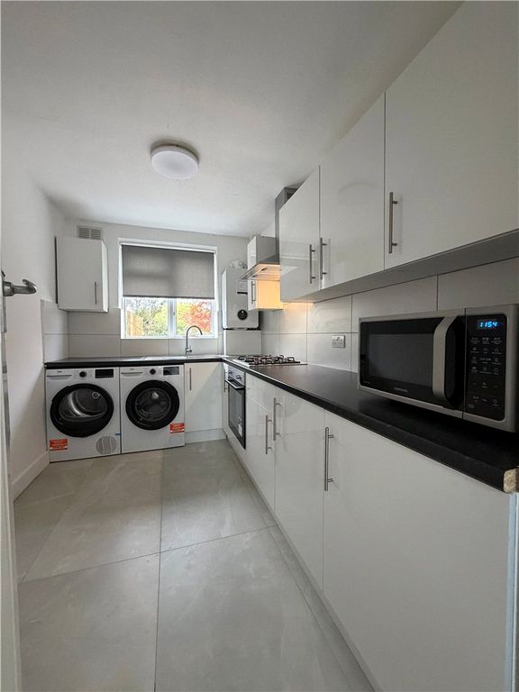 Property photo 1 of 7 Kitchen