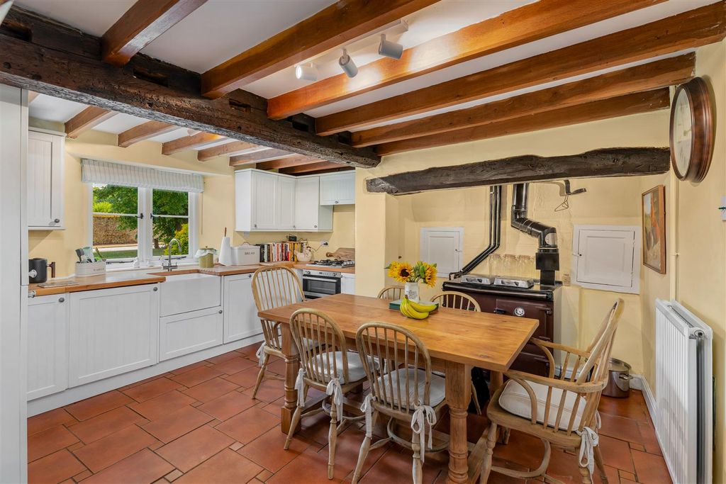 Property photo 2 of 15 3 Culworth Road, Chipping Warden-6.Jpg