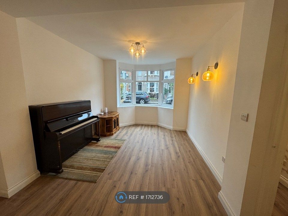 Property photo 3 of 25 Living Room